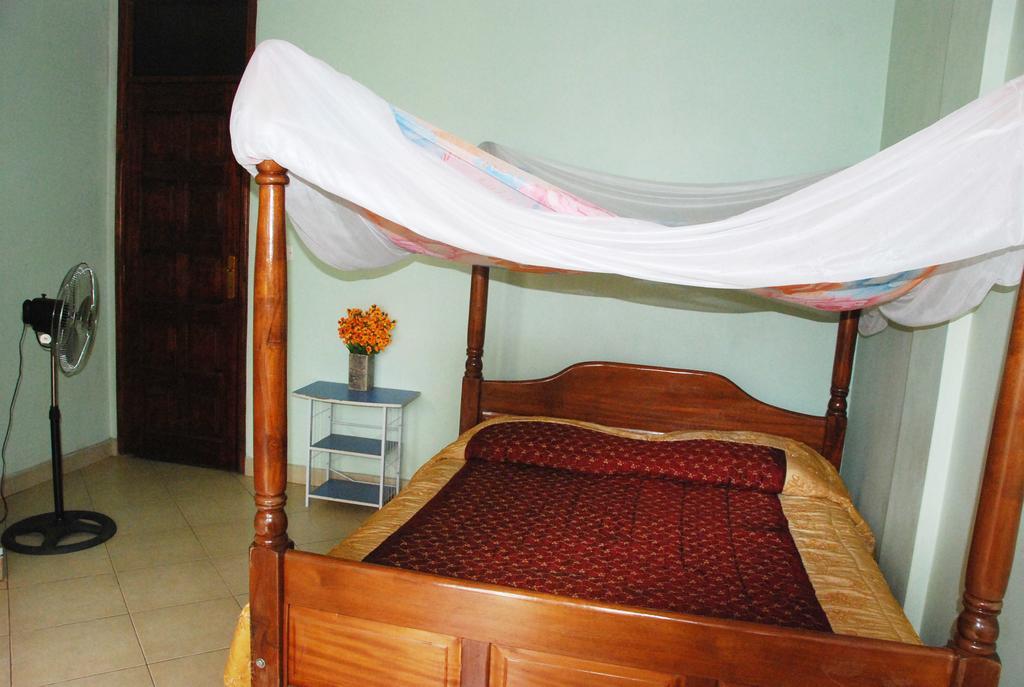 Serene Hotel Kampala Quarto foto