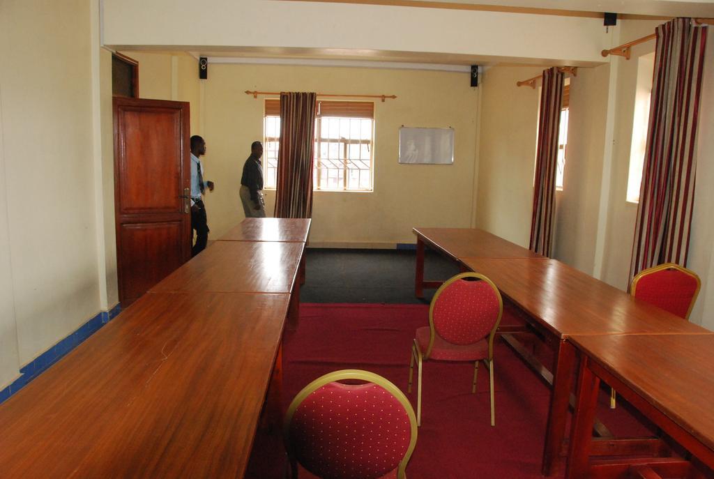 Serene Hotel Kampala Exterior foto